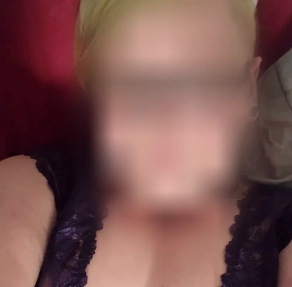 Danielle, 28