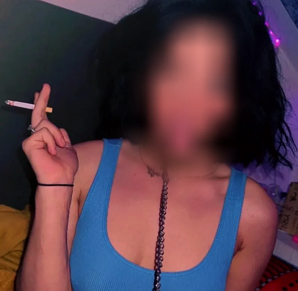 Leila, 23
