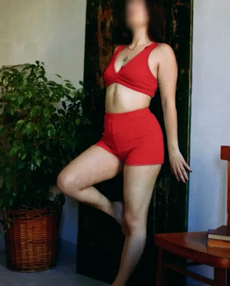 Natalie, 21