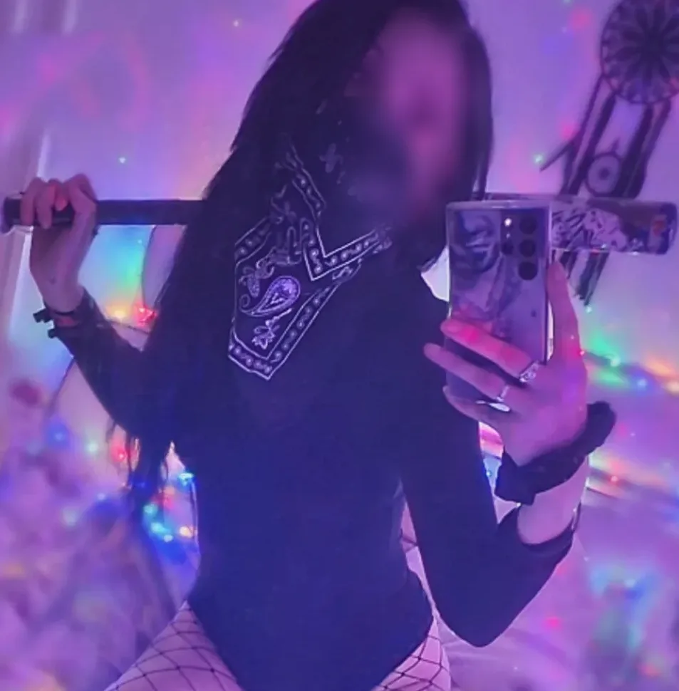 Sophie, 28