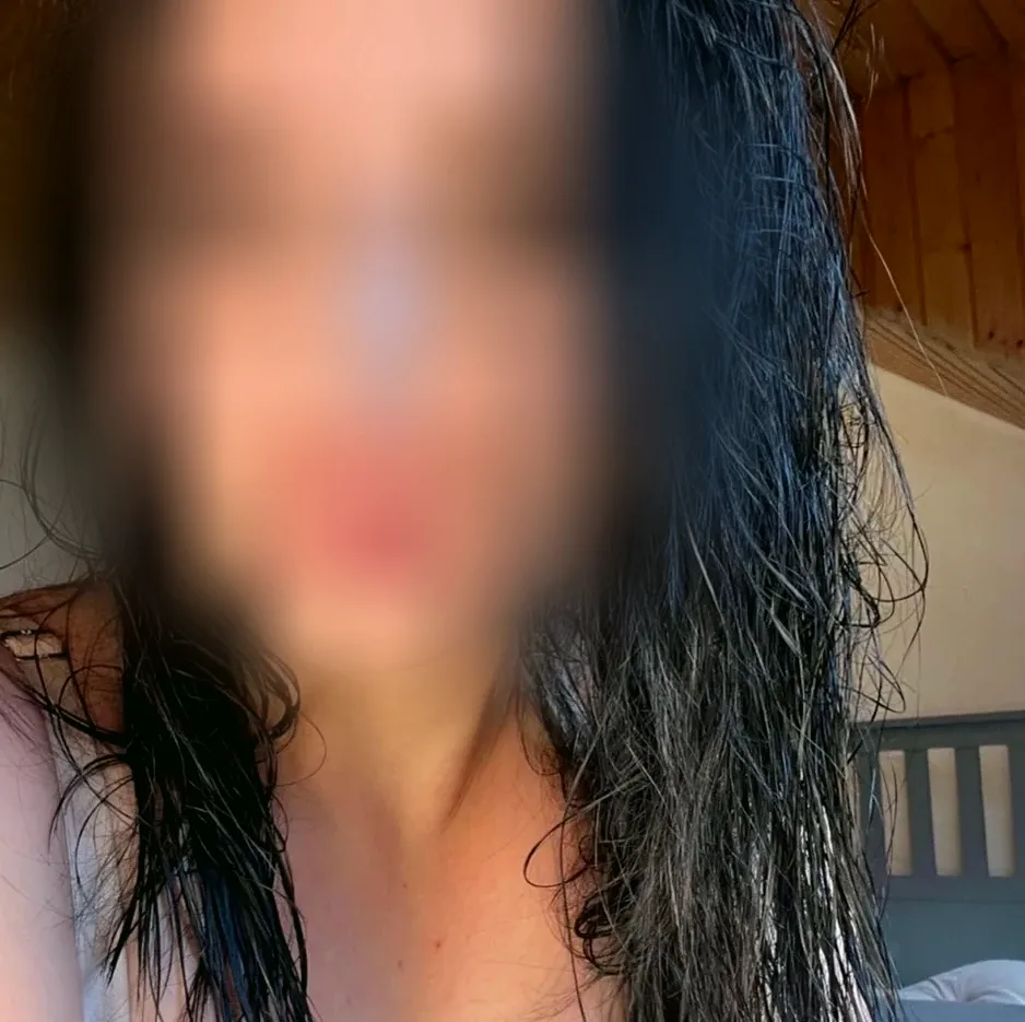 Zoe, 21